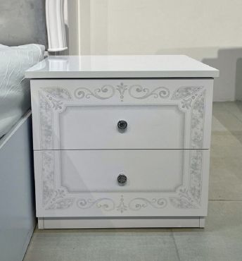 Луїза Тумба приліжкова Білий глянець Міромарк фотографія