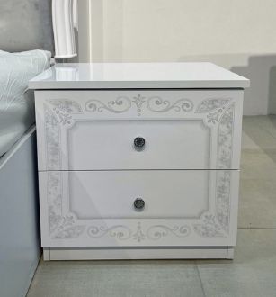 Луїза Тумба приліжкова Білий глянець Міромарк фотографія