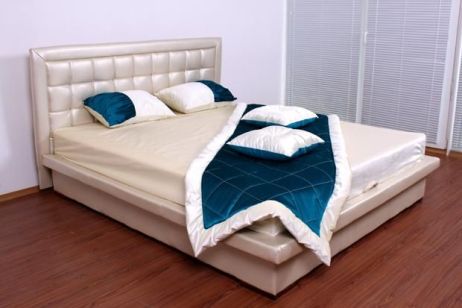 Кровать Нифертити фотография