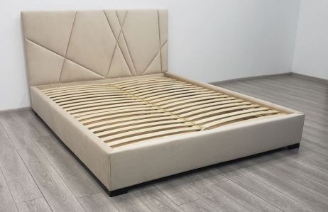 Ліжко Блум фотографія