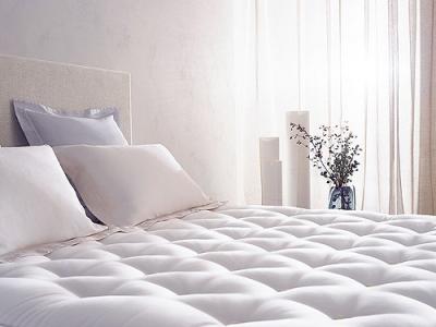 Пружинні vs безпружинні матраци